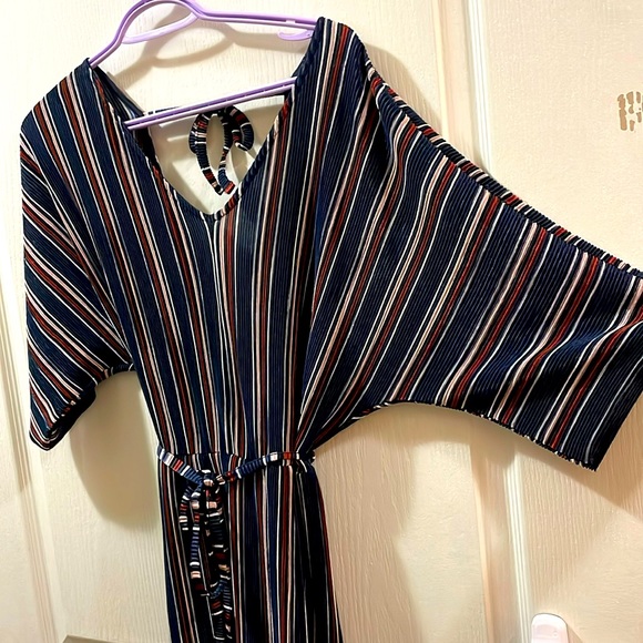 Dresses & Skirts - Navy stripe dress